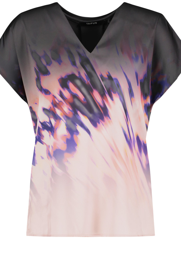 Футболка с абстрактным принтом