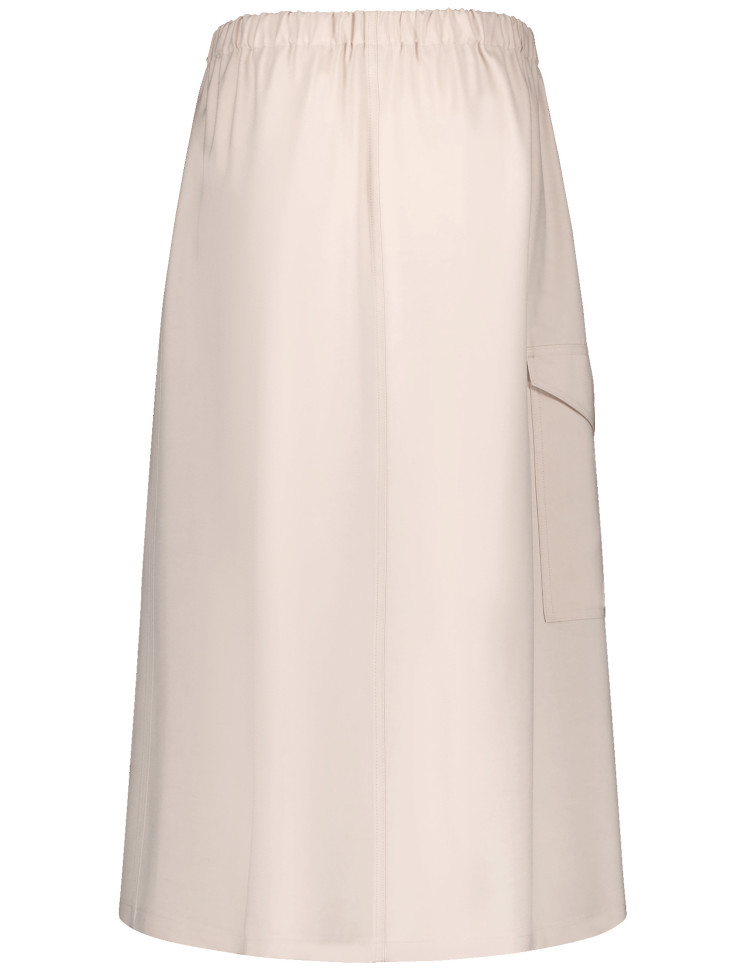 Юбка с накладными карманами