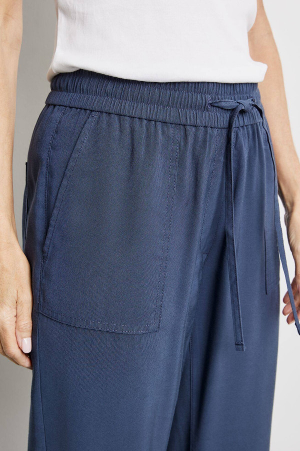 Брюки свободного кроя