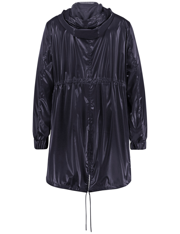 Куртка с глянцевым эффектом