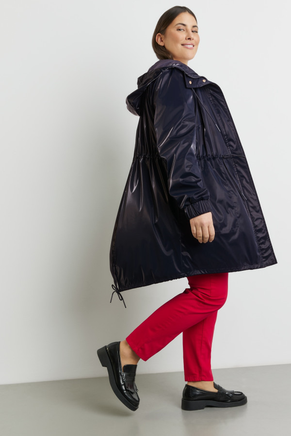 Куртка с глянцевым эффектом