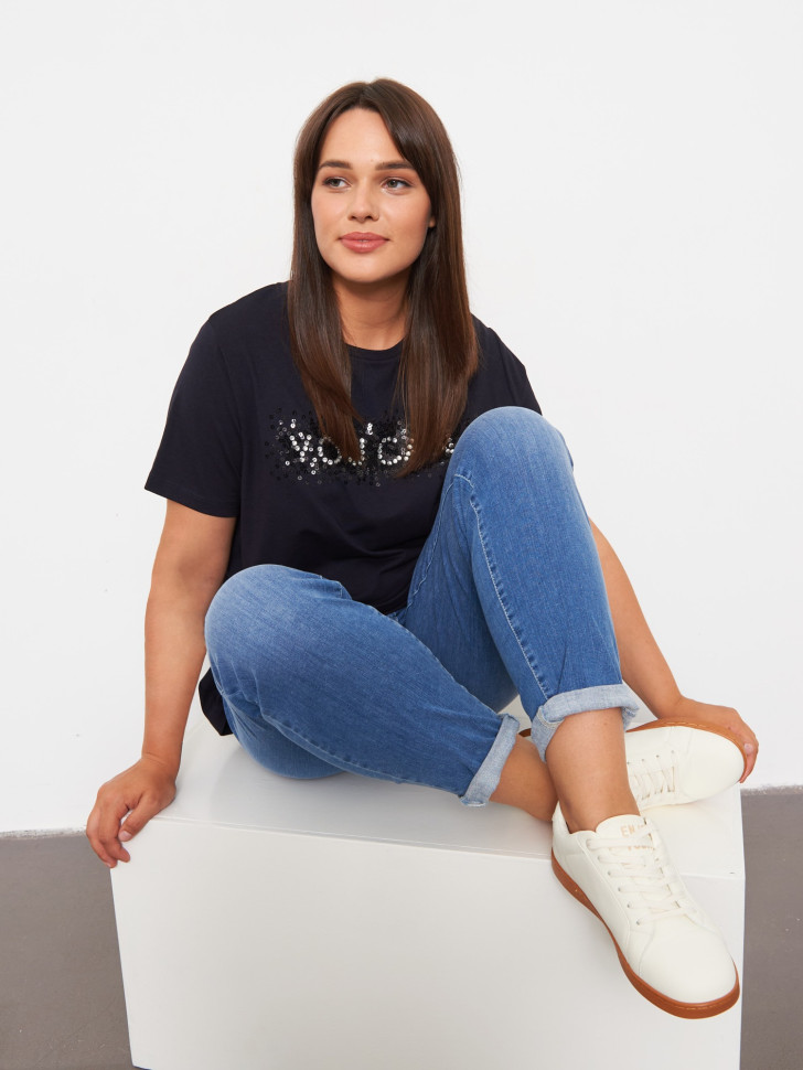 Джинсы зауженные