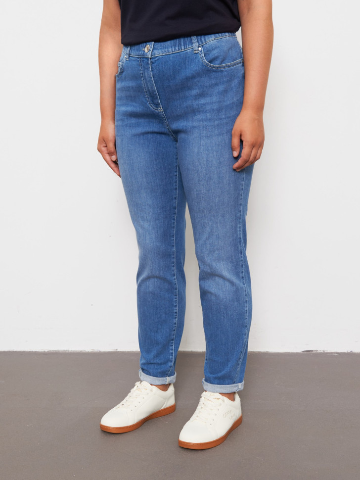 Джинсы зауженные