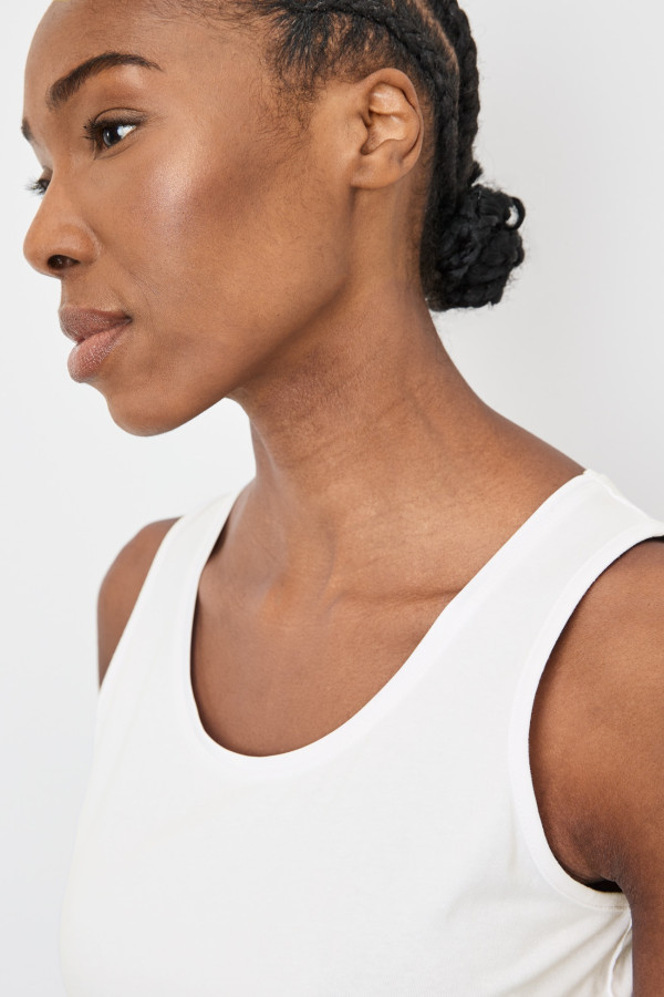 Топ с широкими бретелями