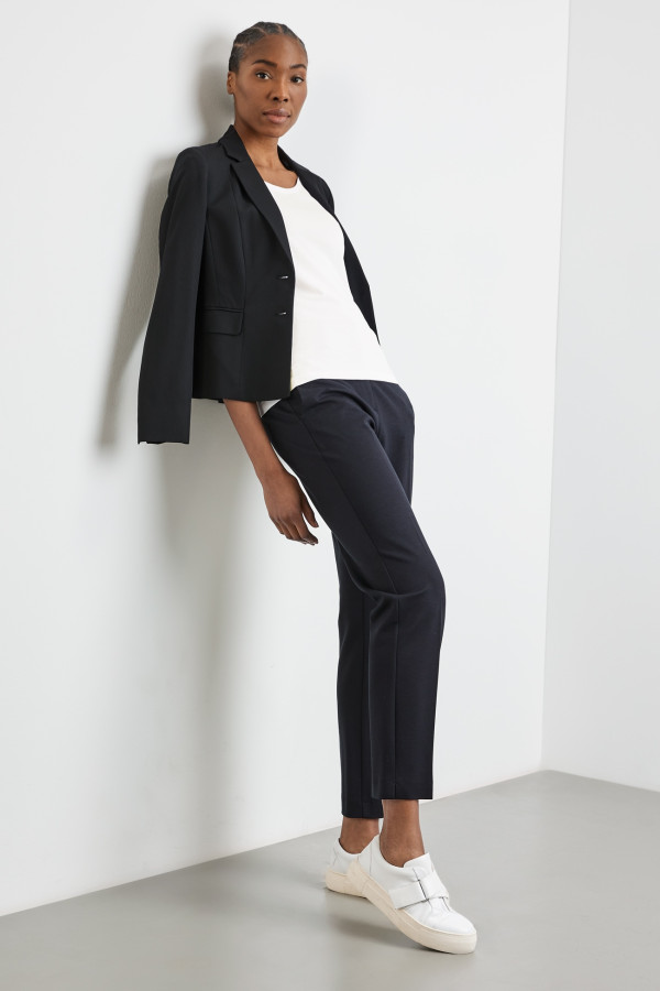 Топ с широкими бретелями