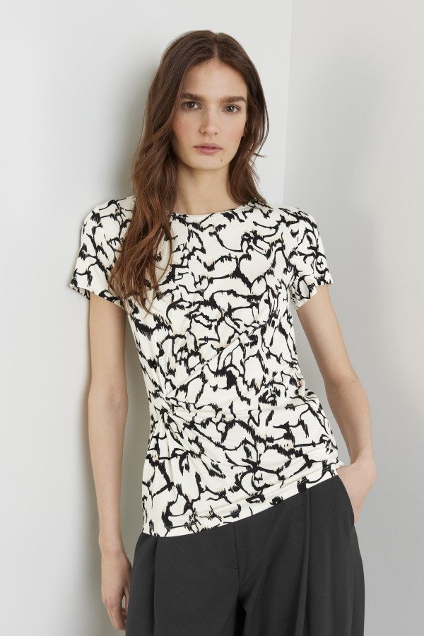 Футболка со сборкой