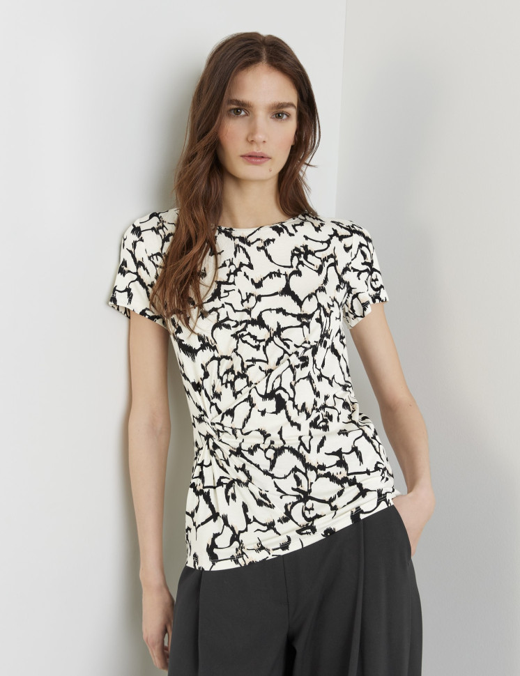 Футболка со сборкой