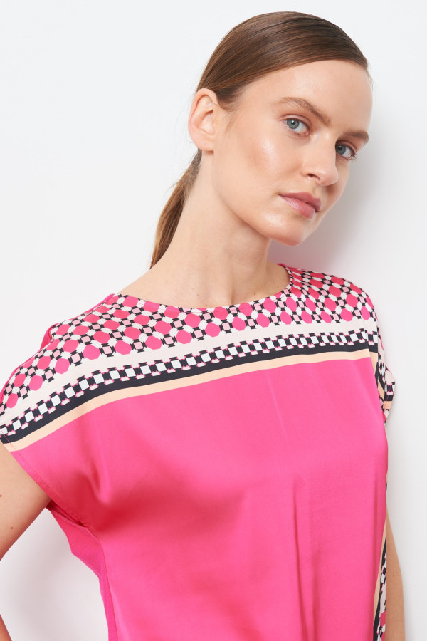 Футболка из комбинированной ткани