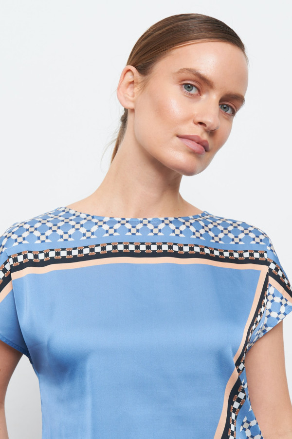 Футболка из комбинированной ткани