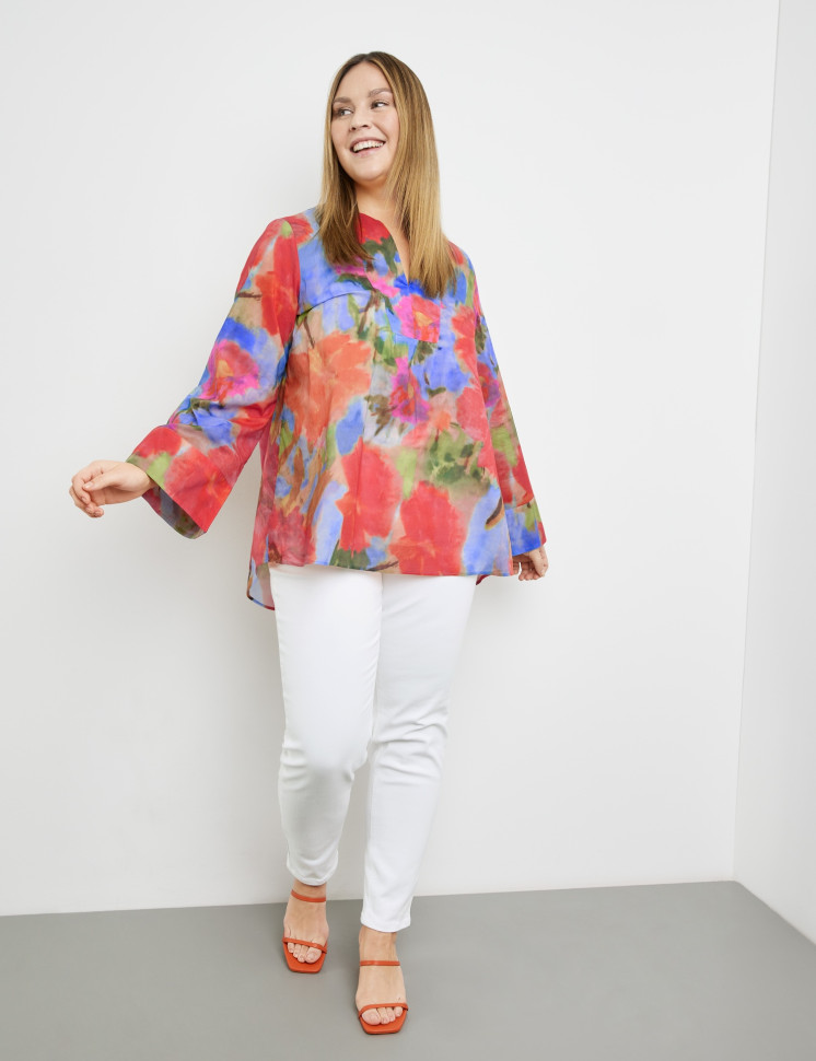 Блузка с широкими рукавами