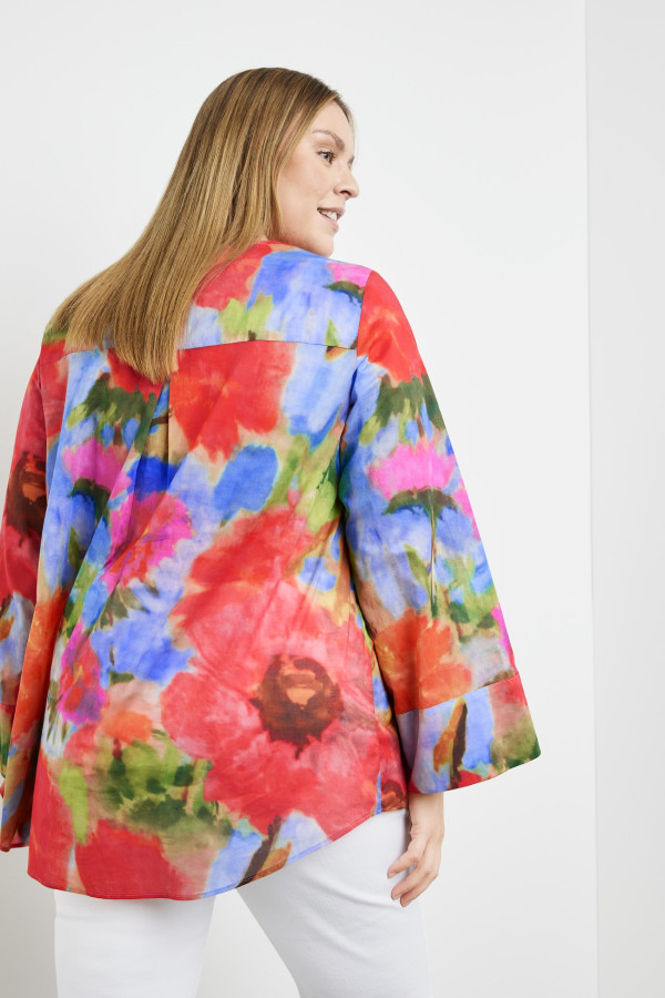 Блузка с широкими рукавами