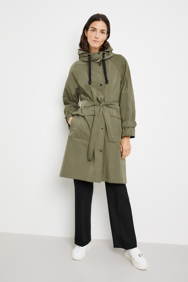 Плащ из водоотталкивающей ткани