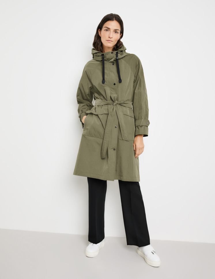 Плащ из водоотталкивающей ткани