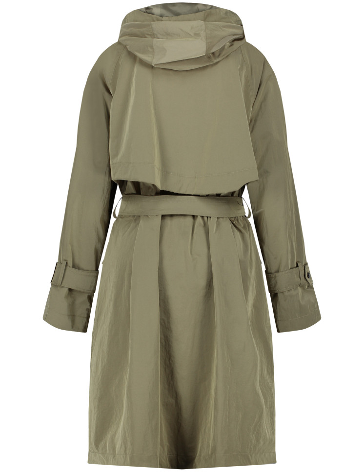 Плащ из водоотталкивающей ткани