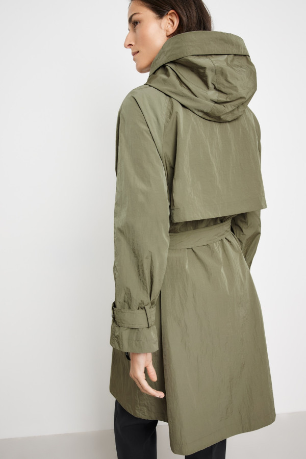 Плащ из водоотталкивающей ткани