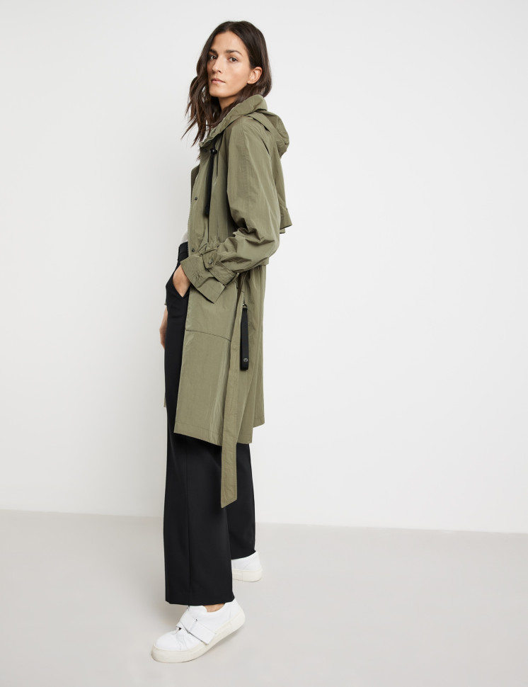 Плащ из водоотталкивающей ткани