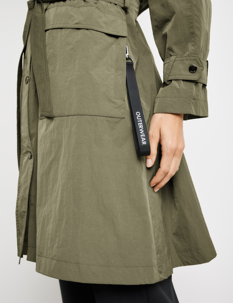 Плащ из водоотталкивающей ткани