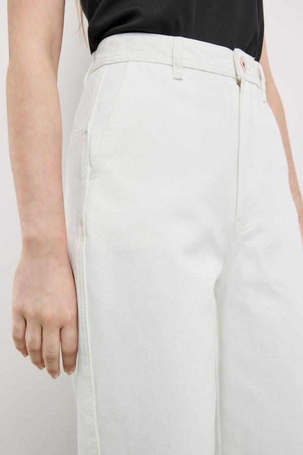 Джинсы свободного кроя