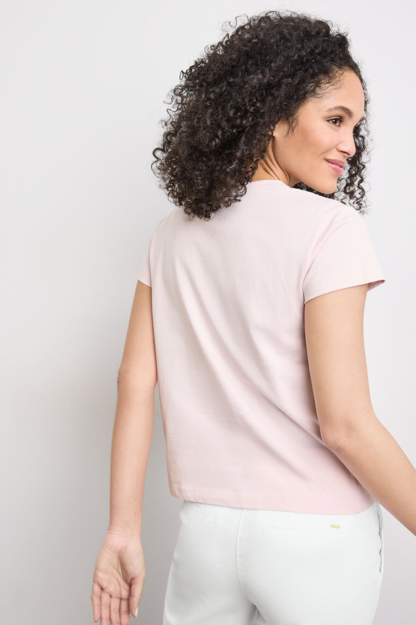 Футболка с логотипом