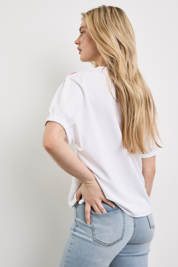 Блузка с вышивкой