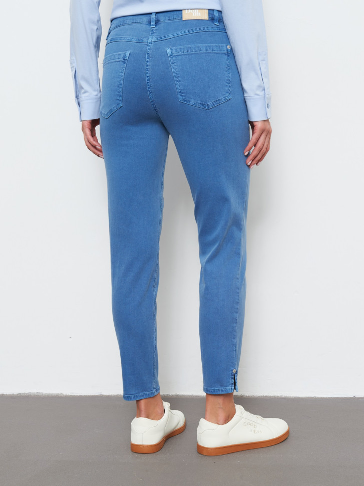 Джинсы зауженные