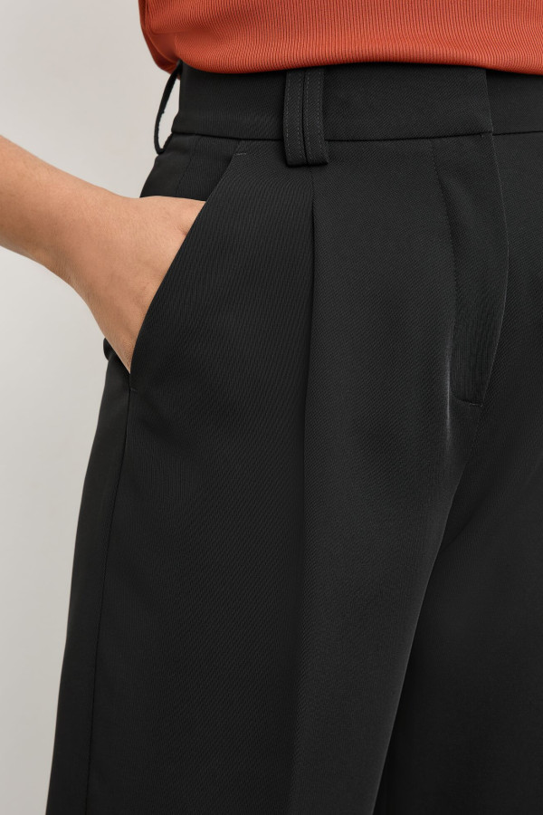 Брюки свободного кроя