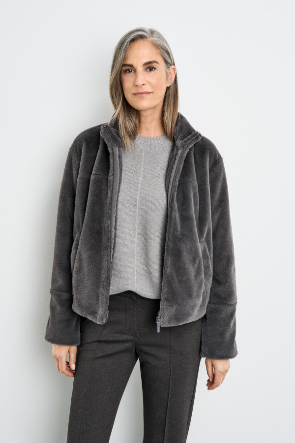 Куртка из эко-меха