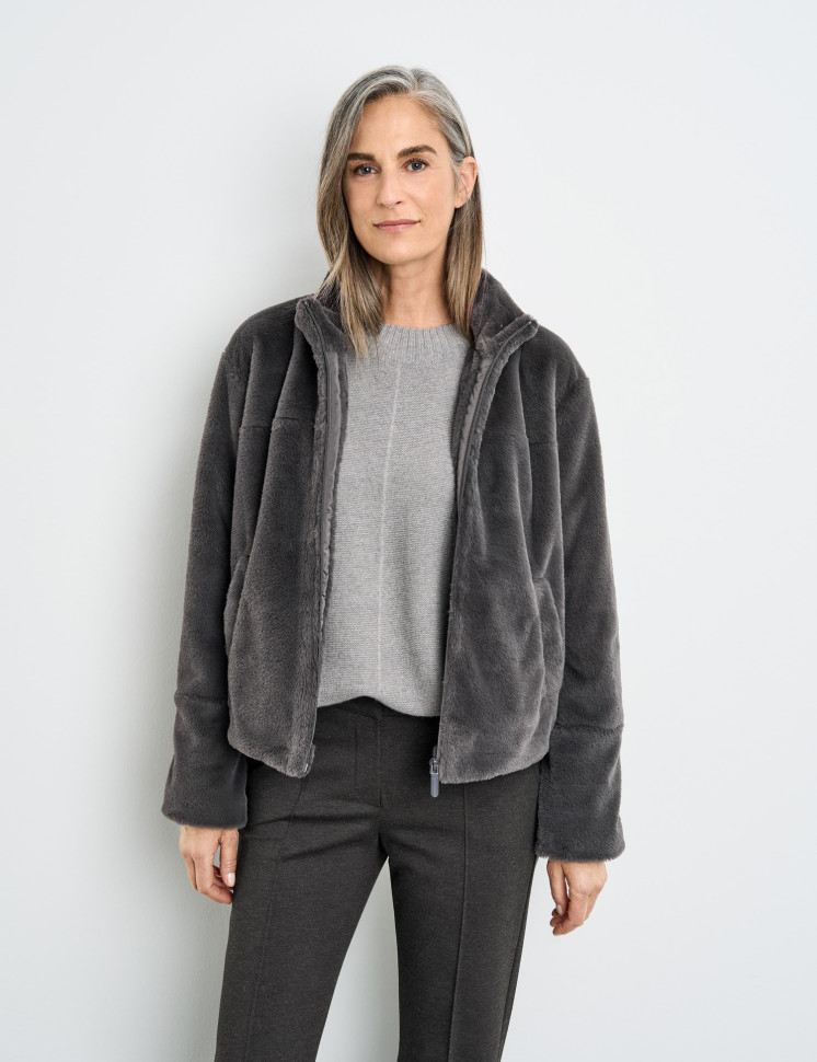 Куртка из эко-меха