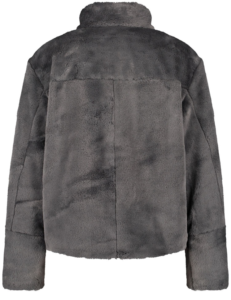 Куртка из эко-меха