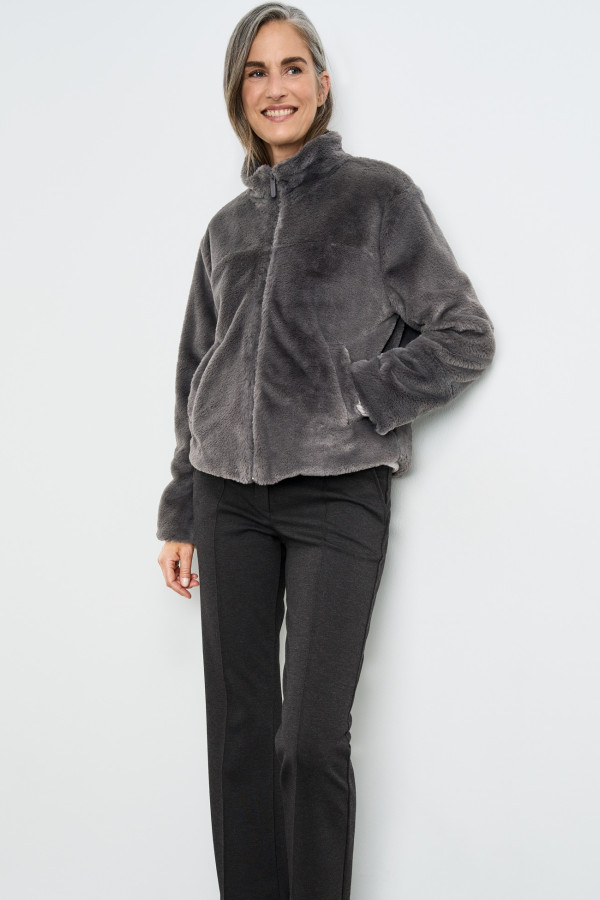 Куртка из эко-меха