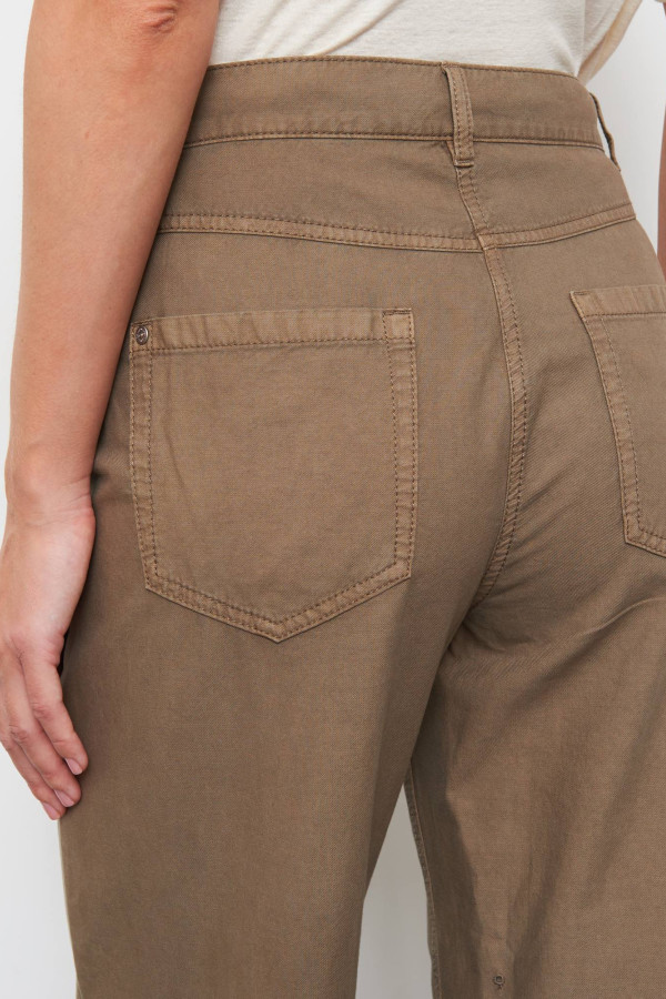 Джинсы с перфорацией