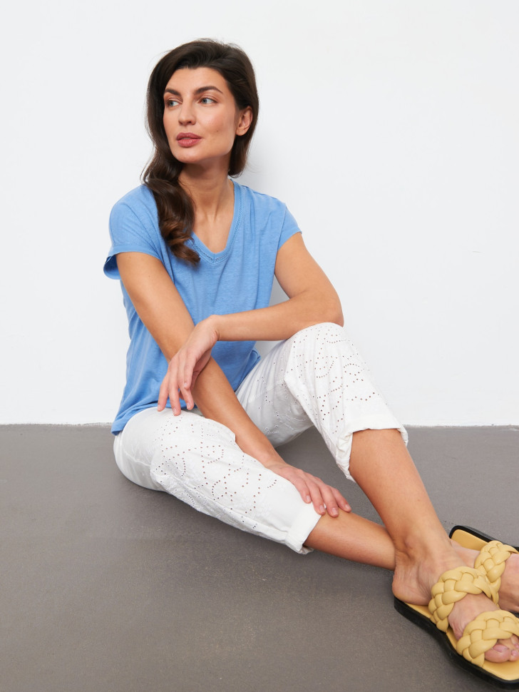 Джинсы с перфорацией