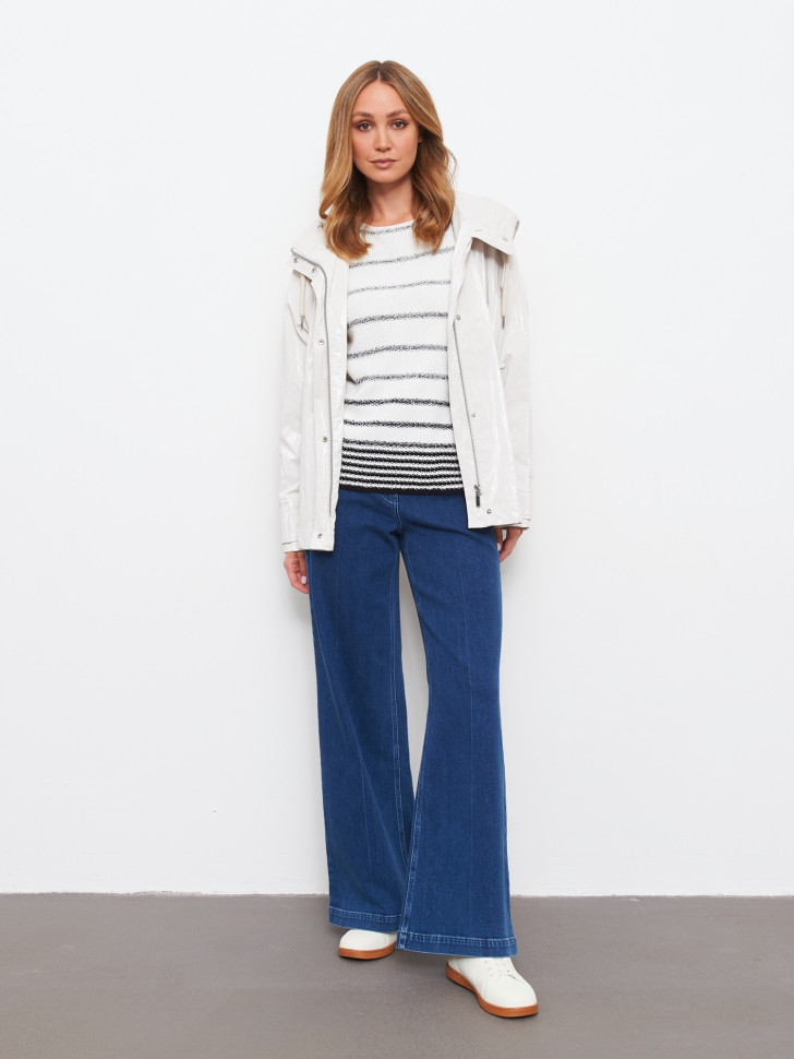 Ветровка с глянцевым эффектом