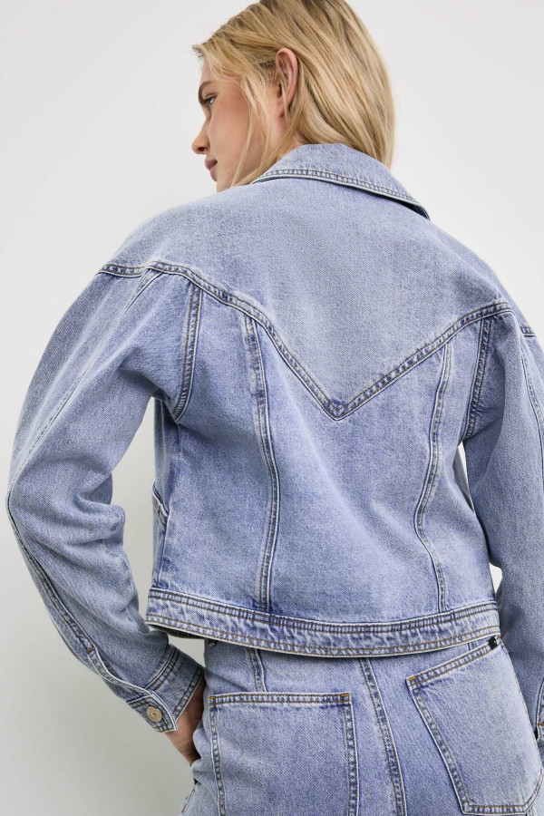 Куртка джинсовая