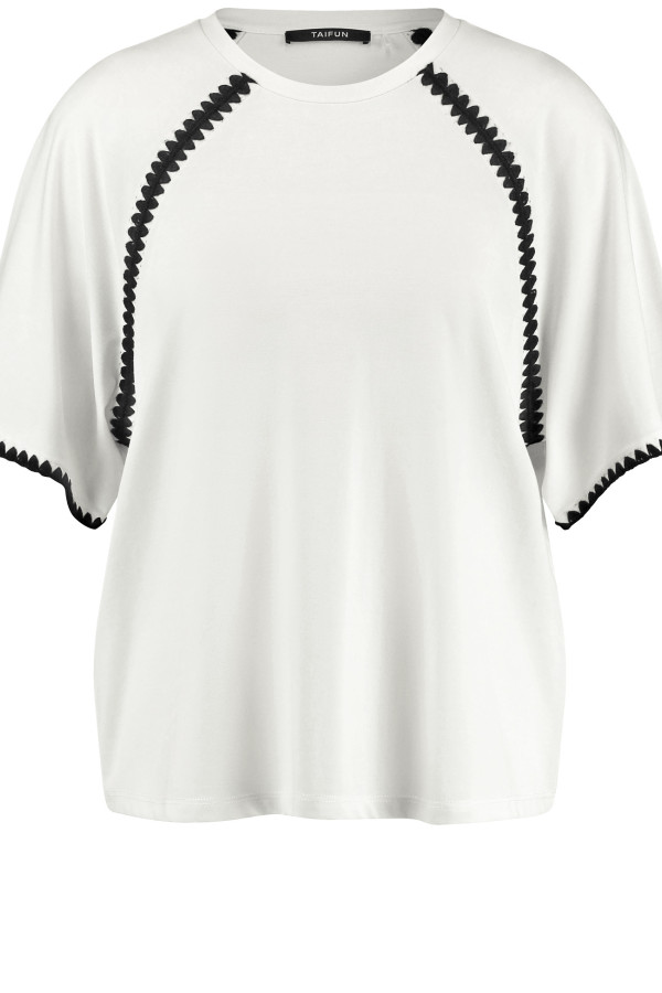 Футболка с широкими рукавами