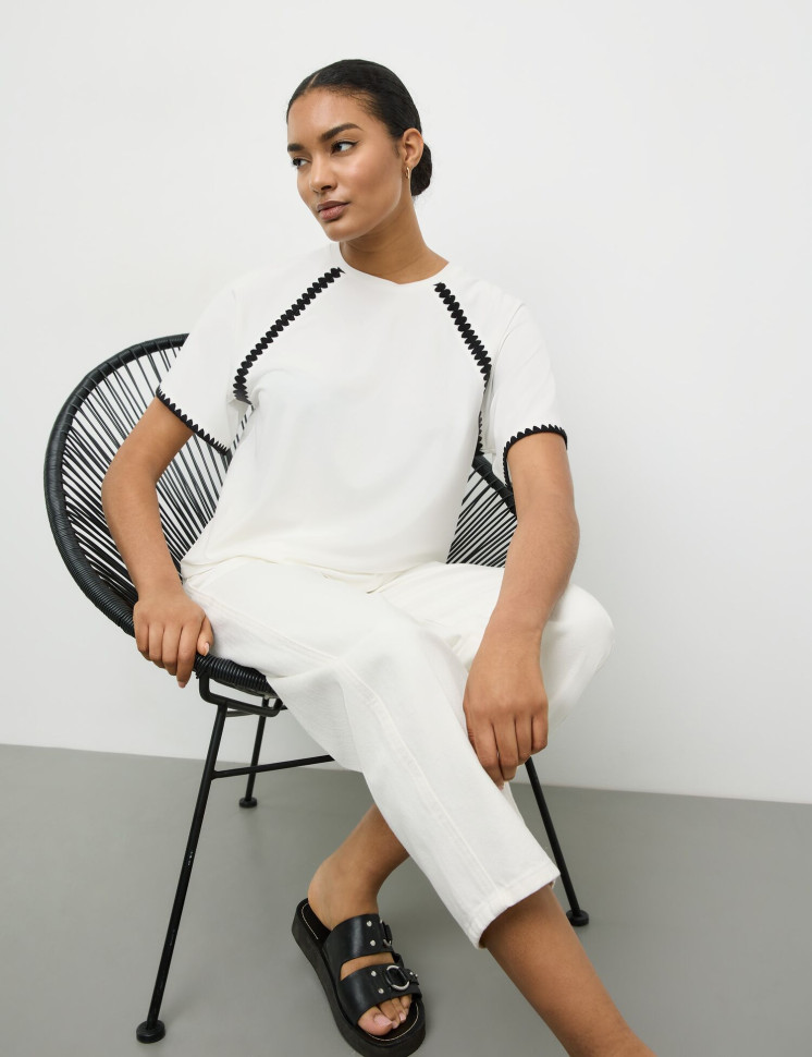 Футболка с широкими рукавами