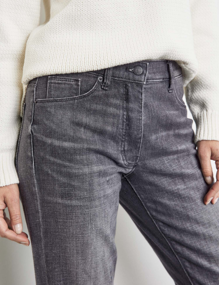 Джинсы прямого кроя