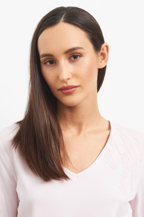 Футболка с аппликацией