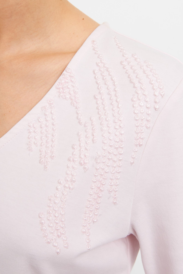 Футболка с аппликацией