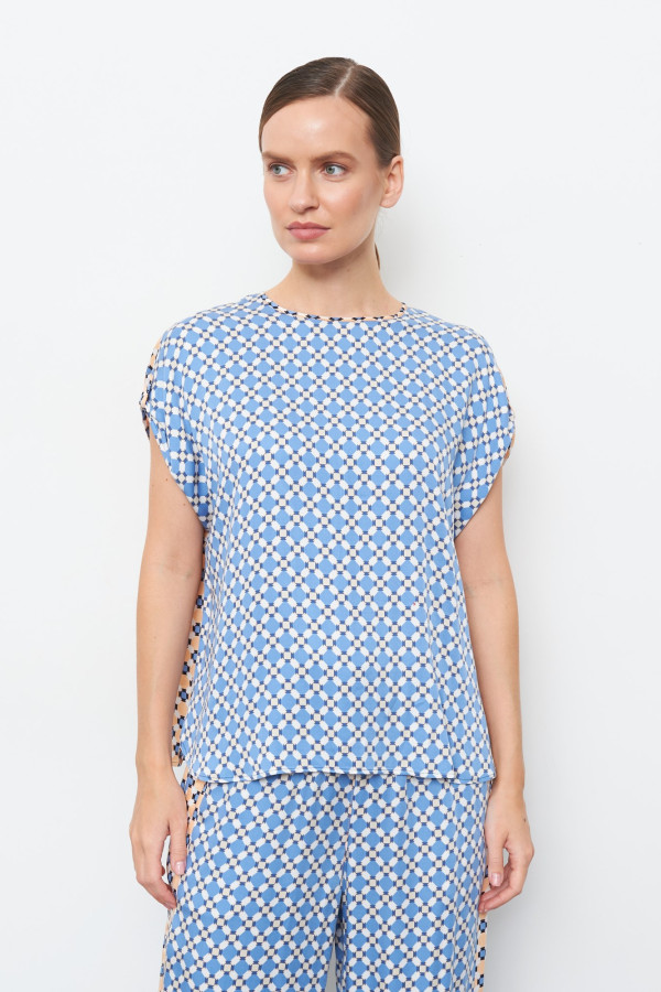 Блузка свободного кроя