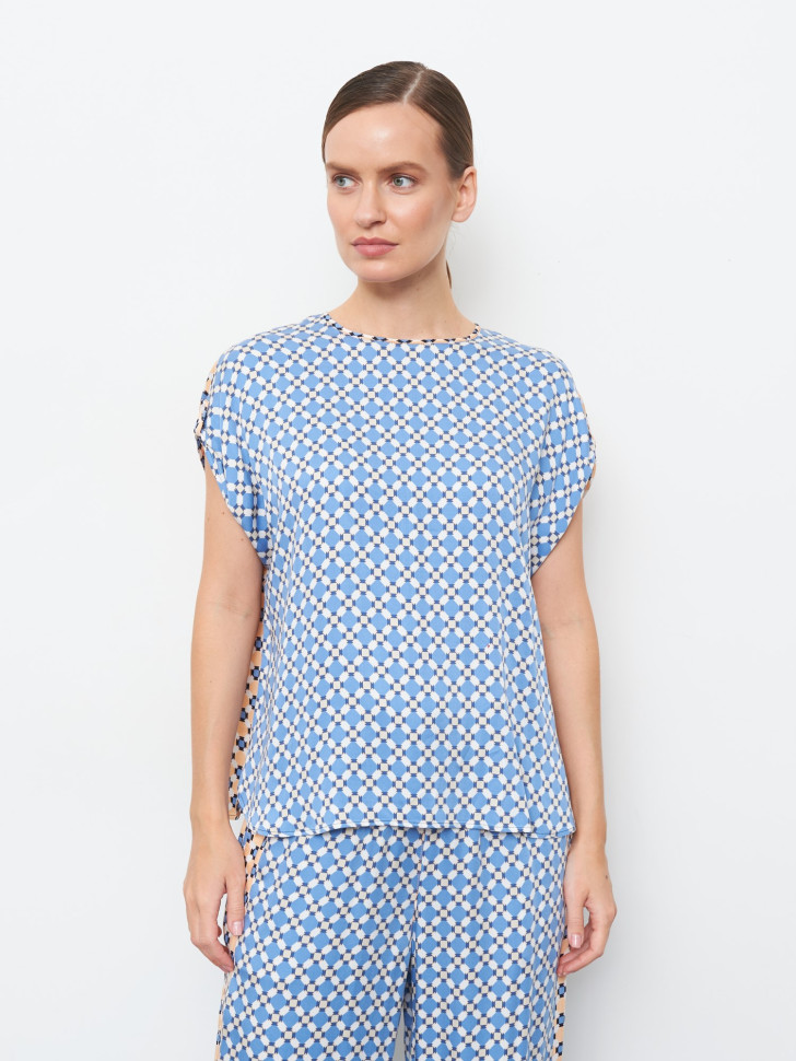 Блузка свободного кроя