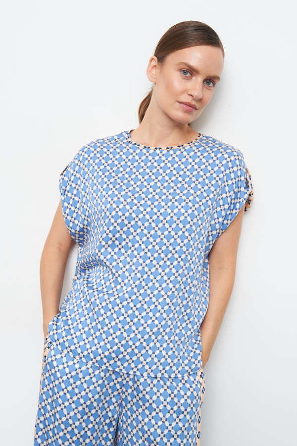 Блузка свободного кроя