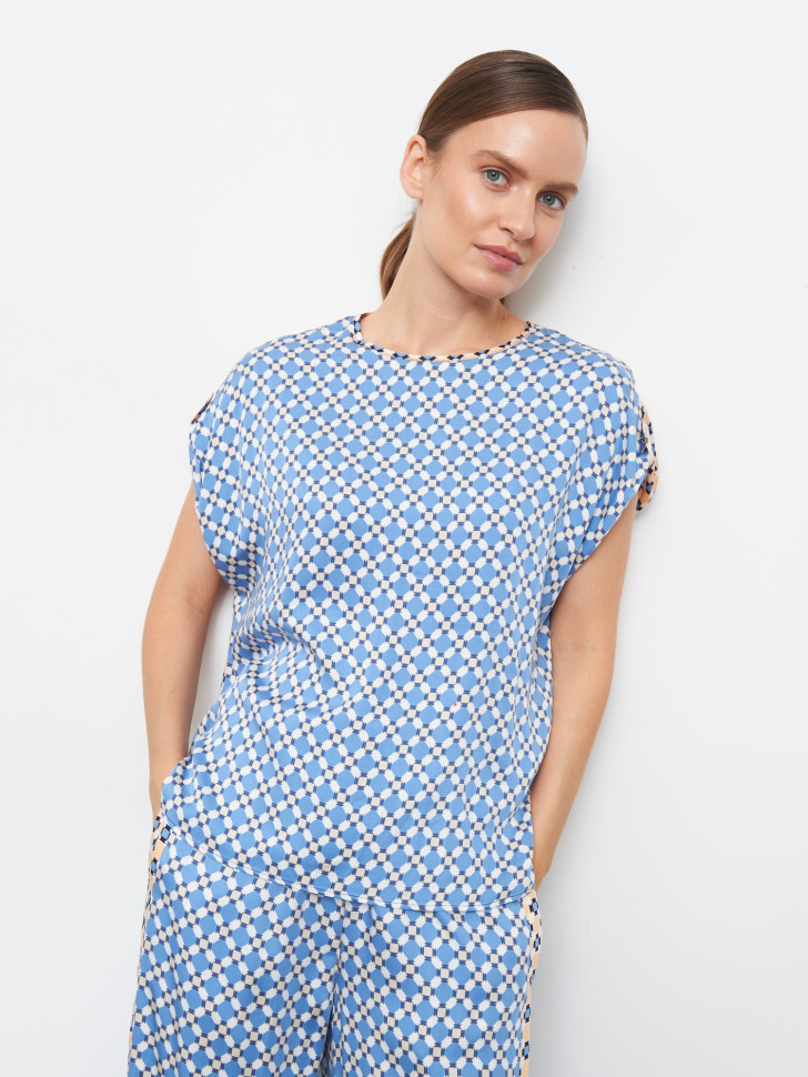 Блузка свободного кроя