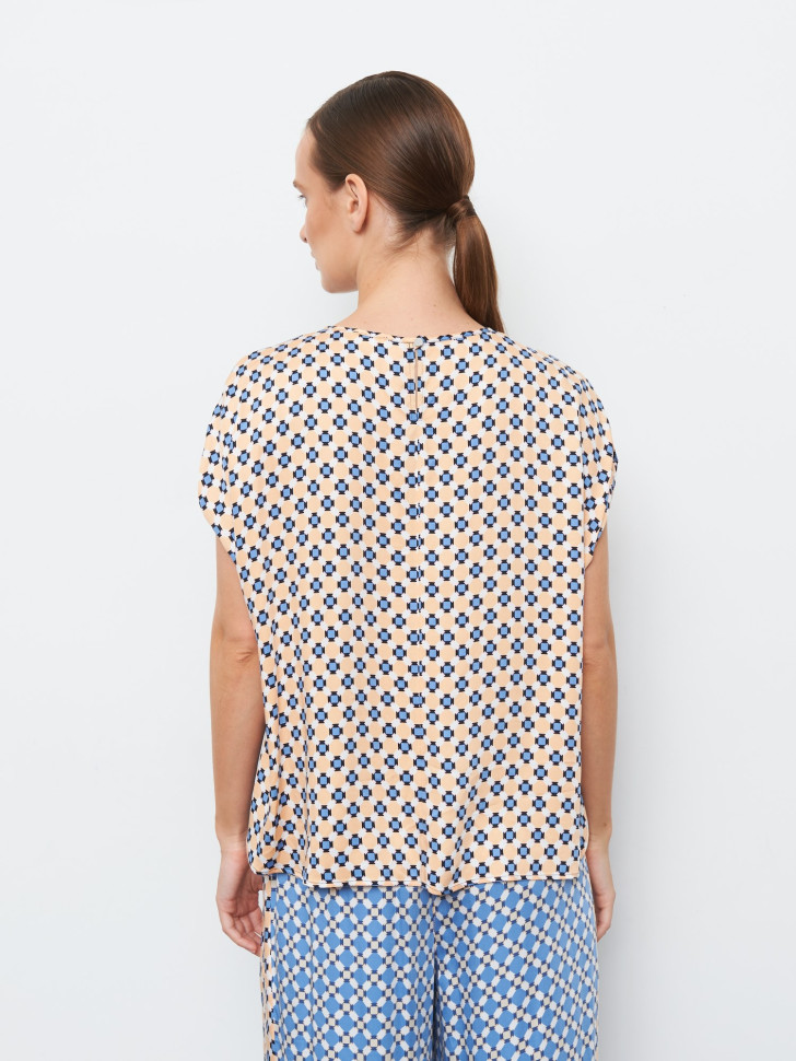 Блузка свободного кроя