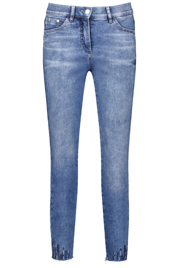 Джинсы зауженные