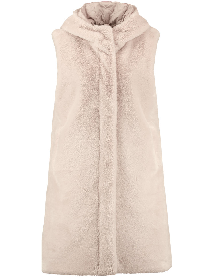 Жилет из эко-меха