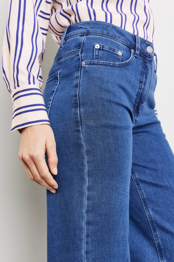 Джинсы широкие